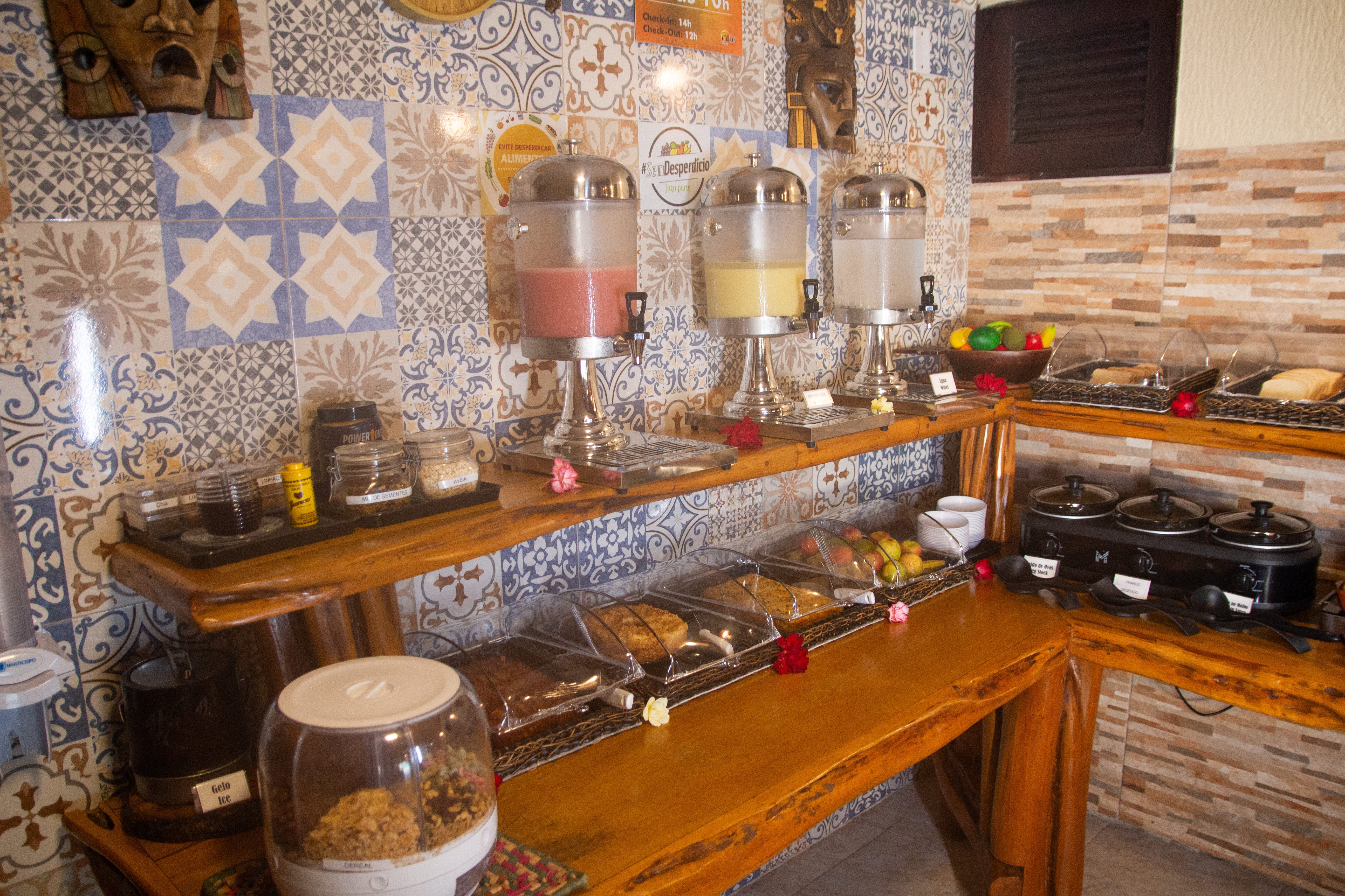 Buffet de desayuno de Pousada Jagatá